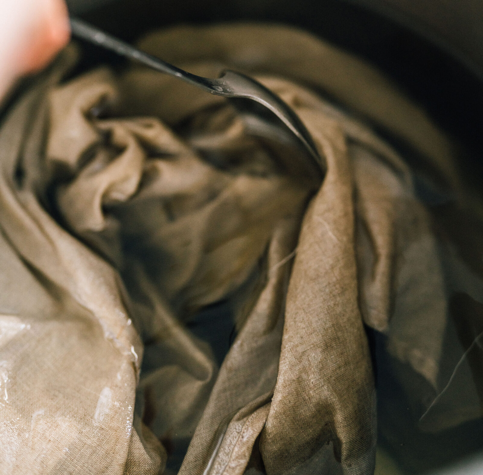 How to Dye with onion skins and make Natural Yellow Fabric Dye T A L Ú