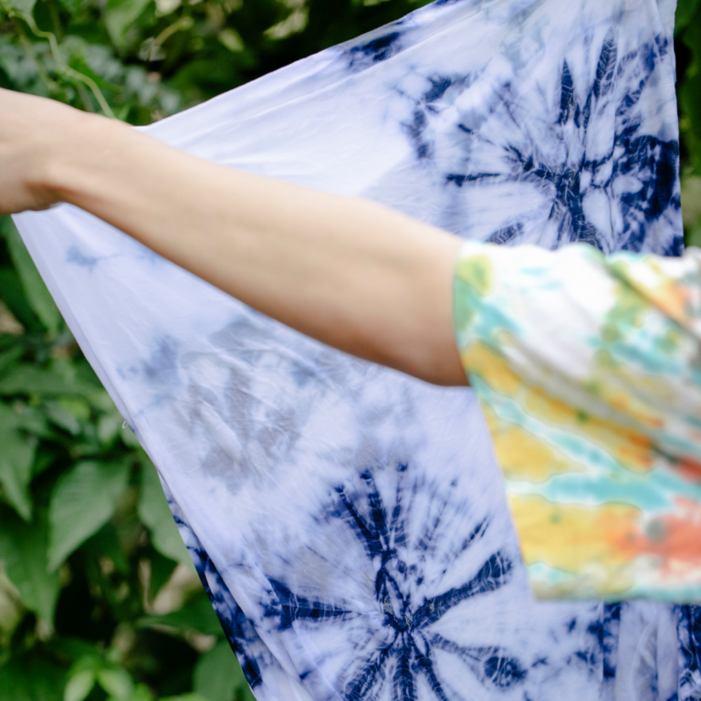 How to tiedye shirts at home easily T A L Ú
